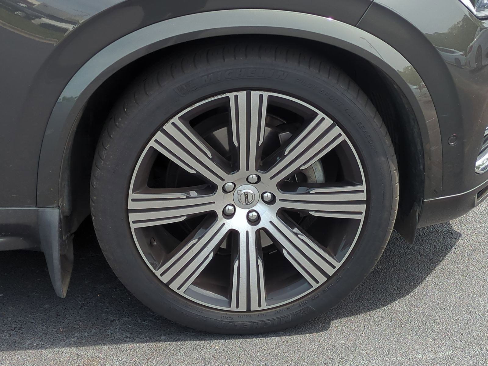 Used 2021 Volvo XC90 T6 Inscription w/ Lounge Package image 13