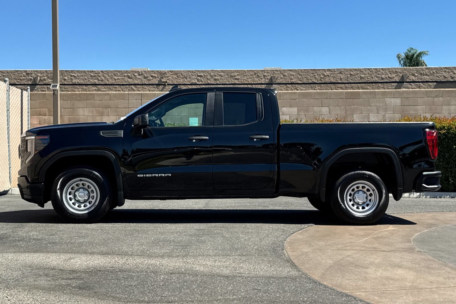 Used 2023 GMC Sierra 1500 Pro RWD image 7