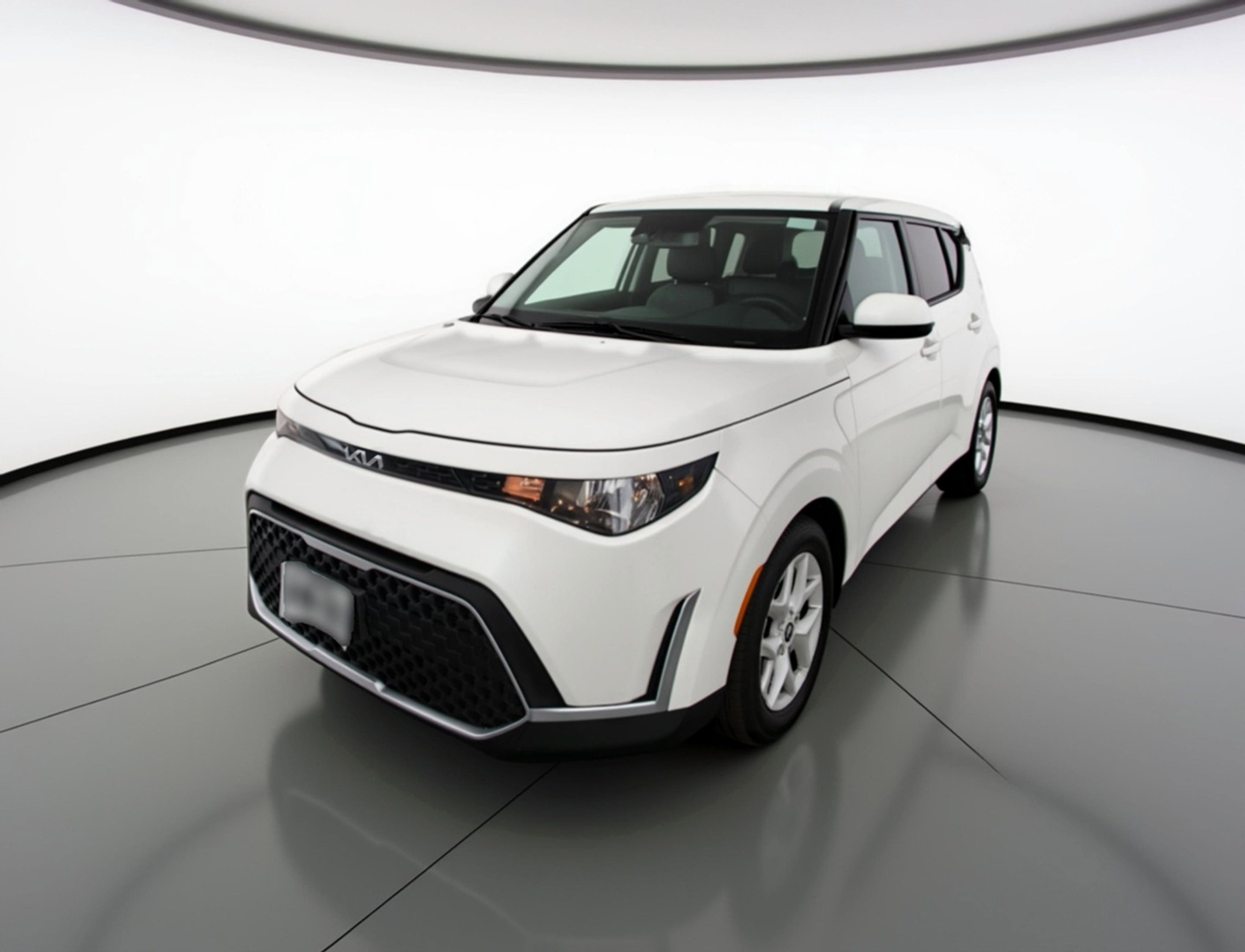 Used 2025 Kia Soul LX w/ LX Technology Package image 3
