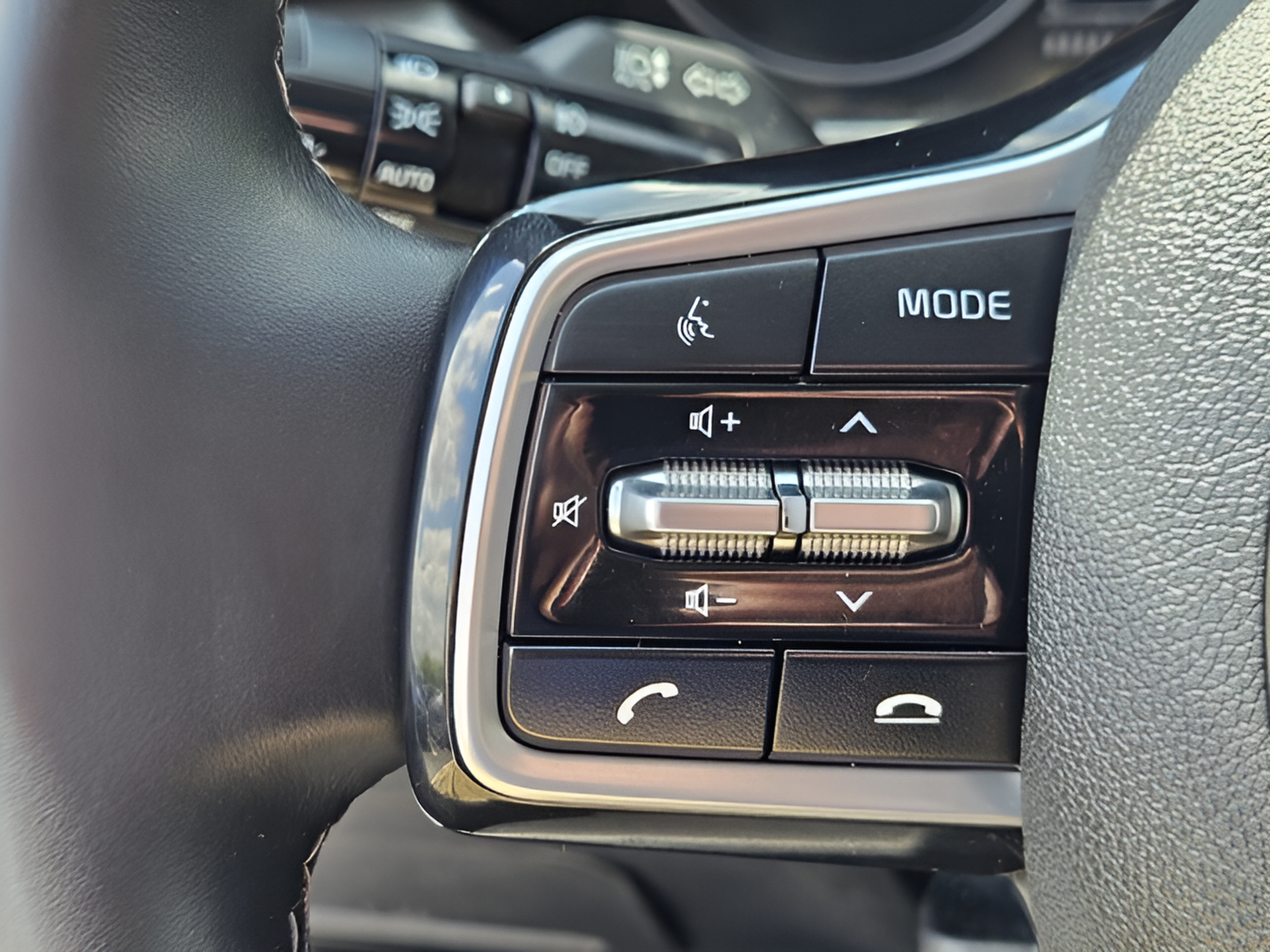 Used 2021 Kia Sorento SX FWD image 25