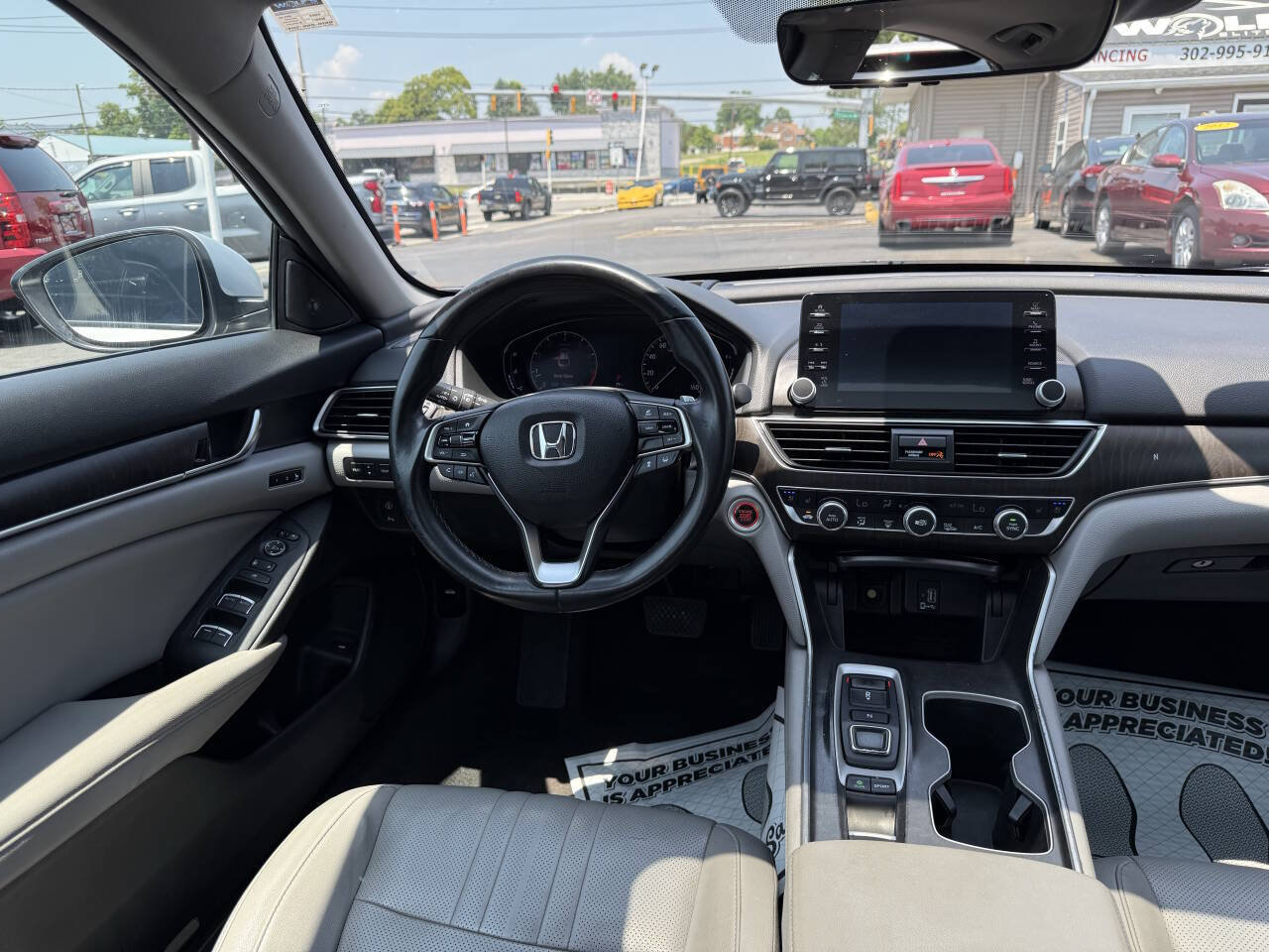 Used 2018 Honda Accord Touring image 11