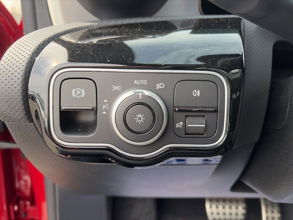 Used 2025 Mercedes-Benz CLA 35 AMG 4MATIC image 12