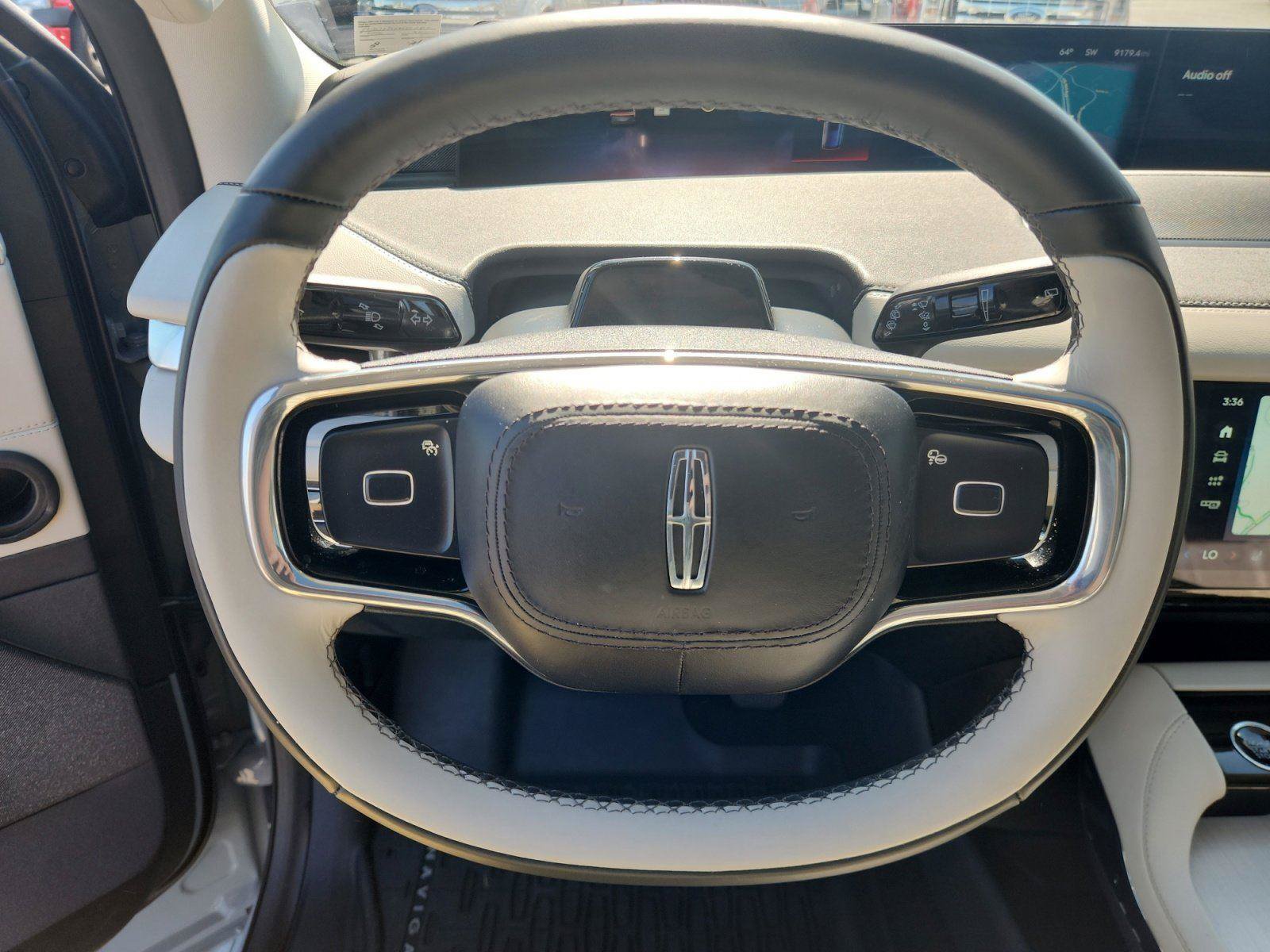 Used 2025 Lincoln Navigator L Reserve AWD/4WD image 22