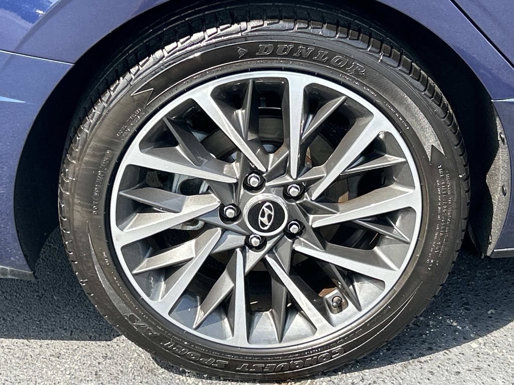 Used 2022 Hyundai Sonata Limited w/ Cargo Package FWD image 9