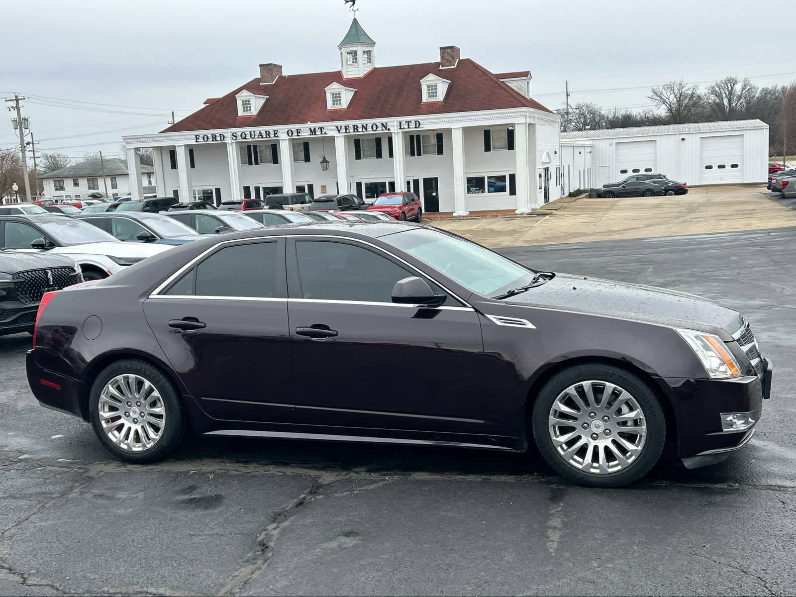 Used 2010 Cadillac CTS Premium image 3