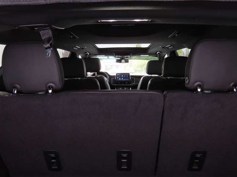 Used 2022 Chevrolet Tahoe Z71 w/ Luxury Package AWD/4WD image 13