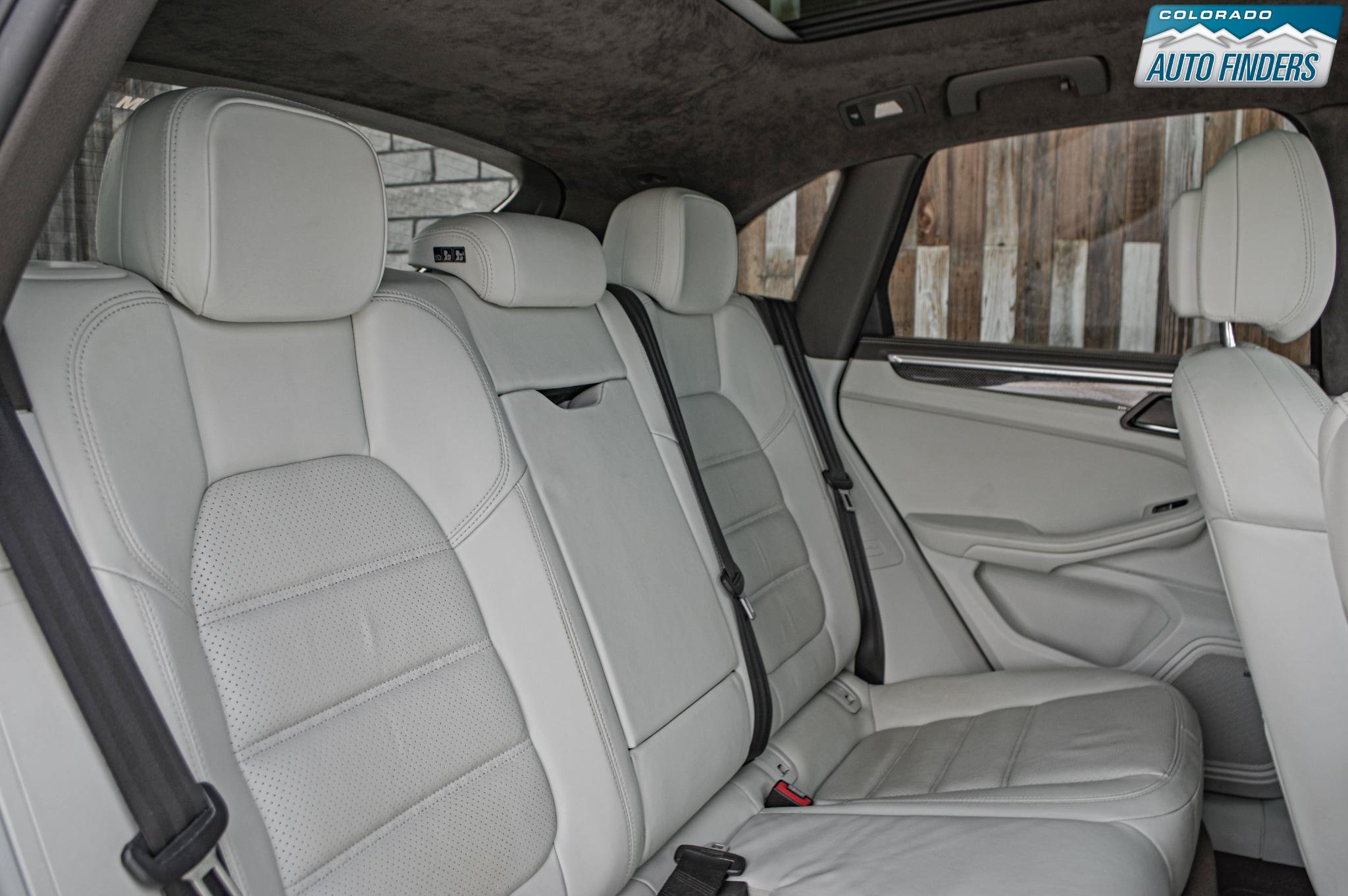 Used 2017 Porsche Macan Turbo AWD/4WD image 23