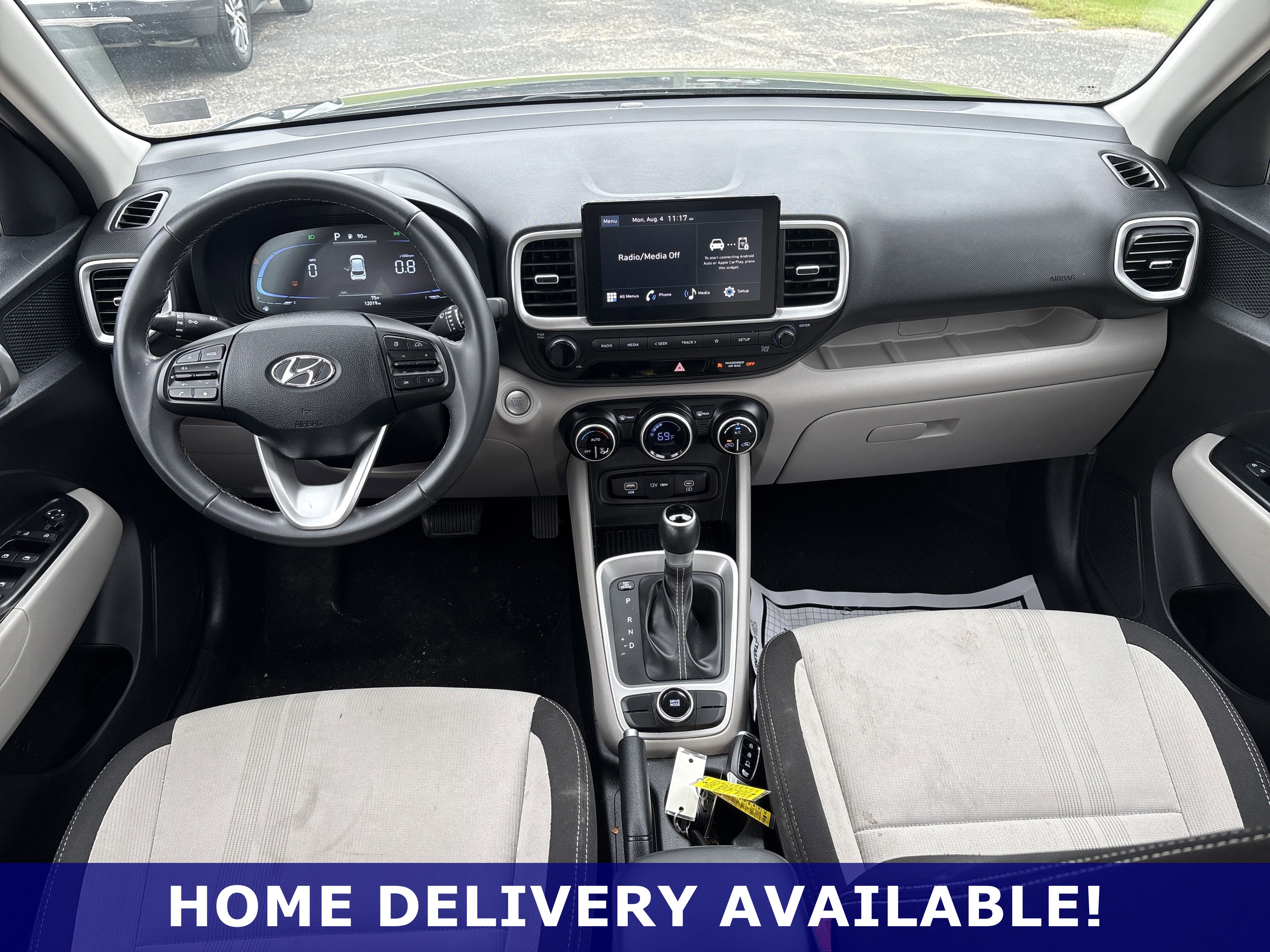 Used 2025 Hyundai Venue SEL image 5