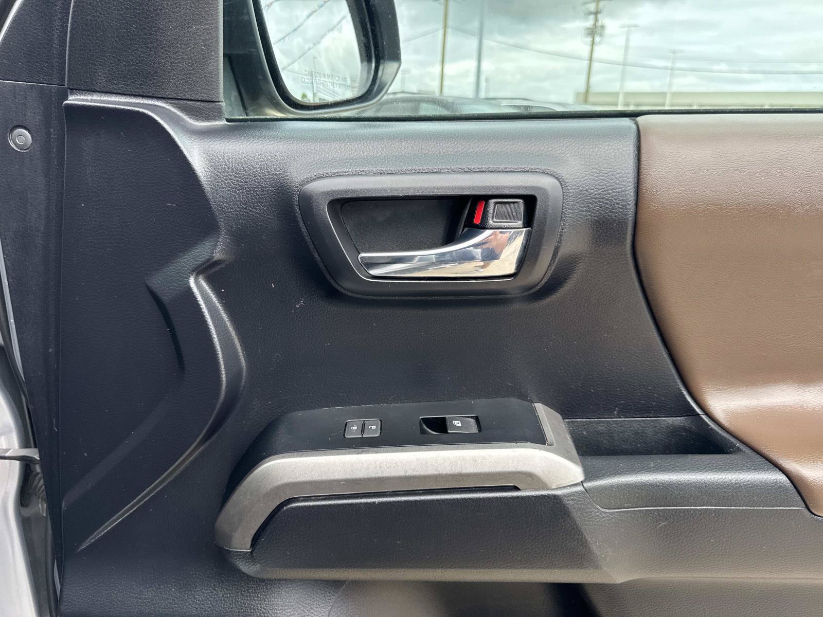 Used 2021 Toyota Tacoma Limited RWD image 14