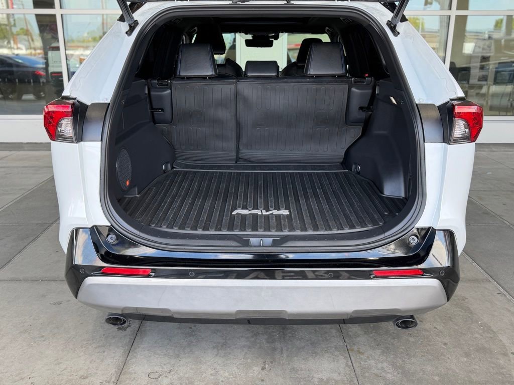 Used 2023 Toyota RAV4 XSE AWD/4WD image 15