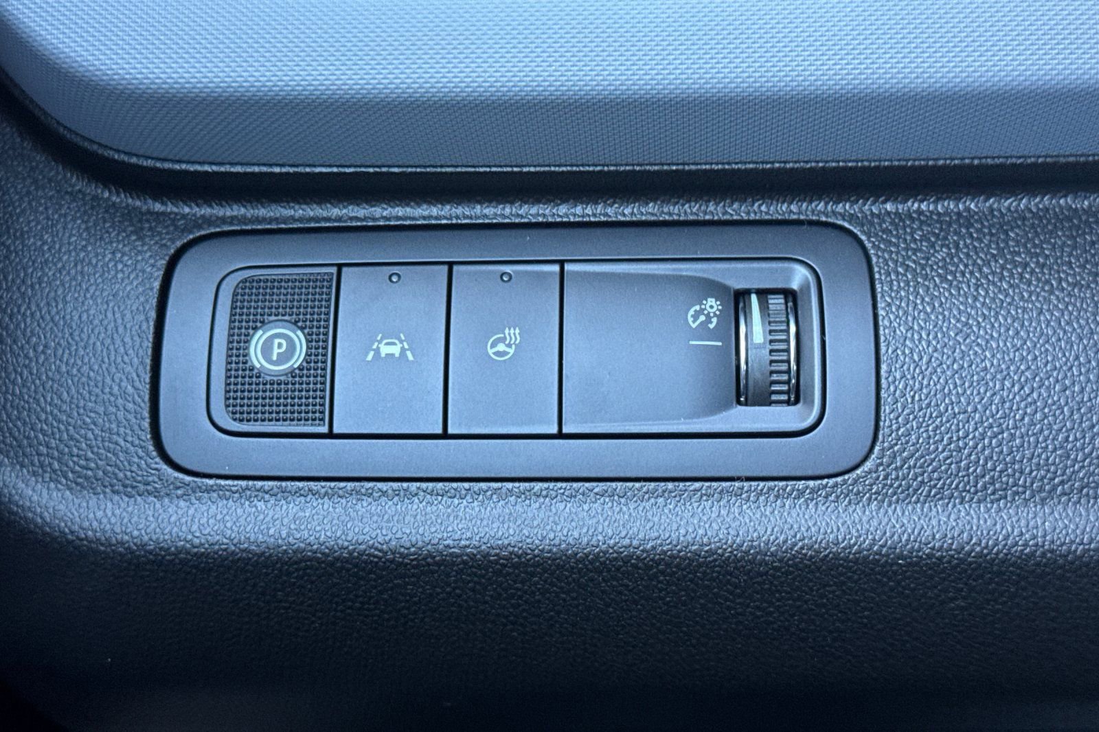 New 2027 Chevrolet Bolt LT w/ Comfort Package image 26