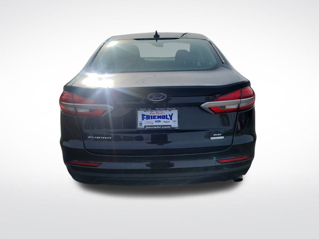 Used 2020 Ford Fusion SE image 4