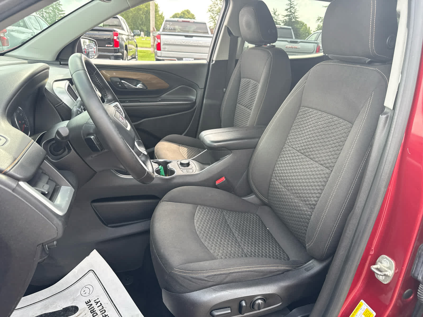 Used 2018 GMC Terrain SLE w/ Driver Convenience Package FWD image 10