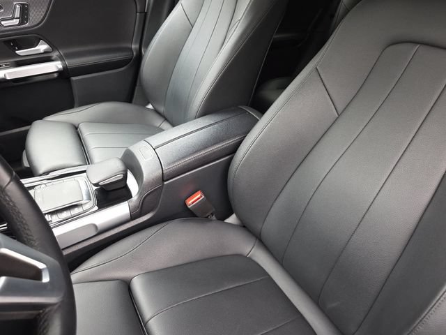 Used 2022 Mercedes-Benz GLB 250 image 15