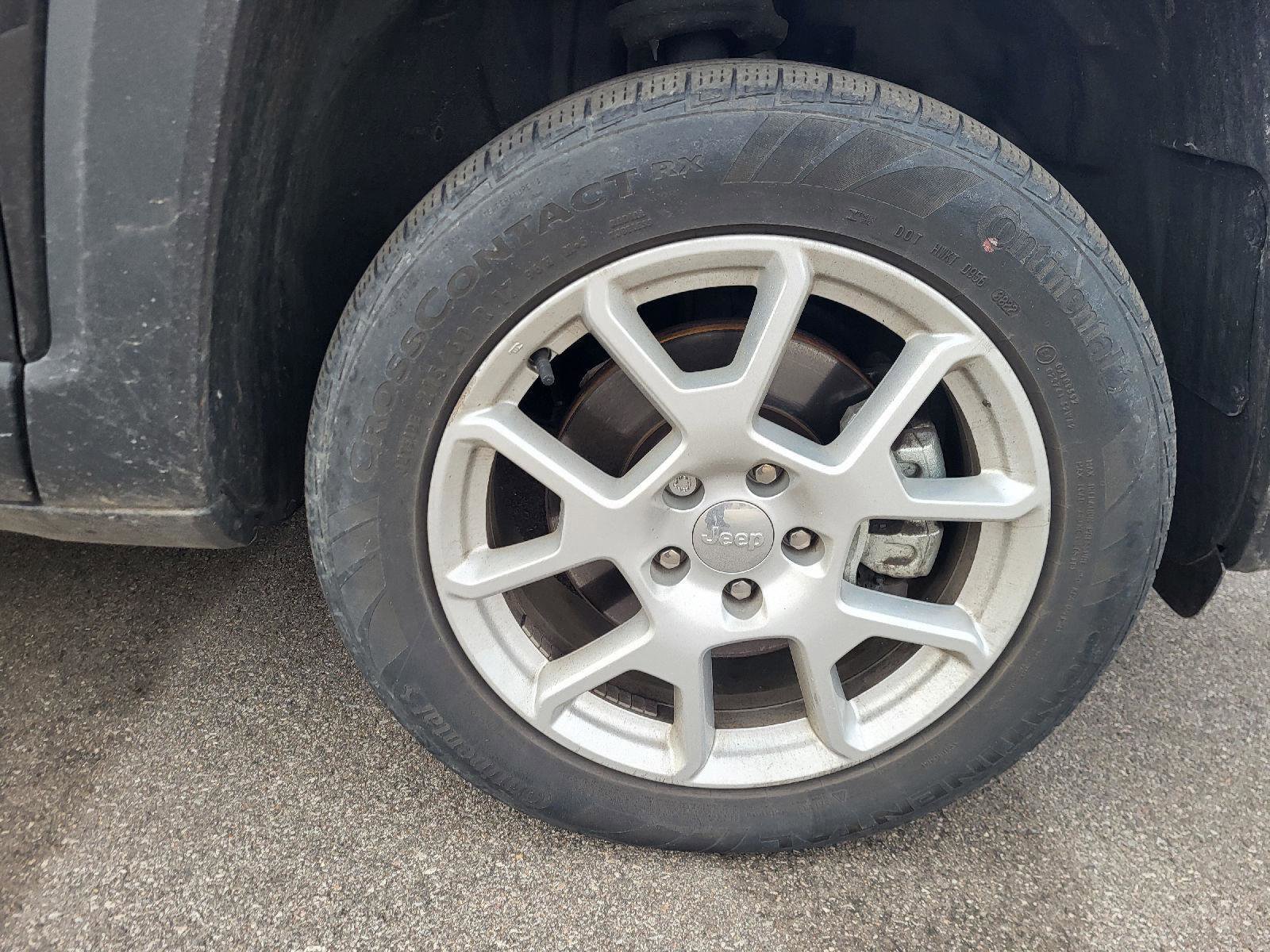 Used 2023 Jeep Renegade Latitude w/ Premium Group image 11