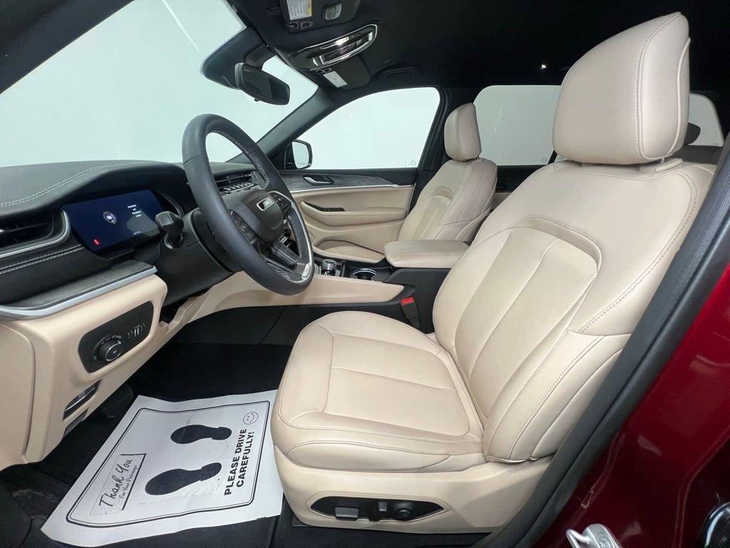 Used 2024 Jeep Grand Cherokee Limited image 4