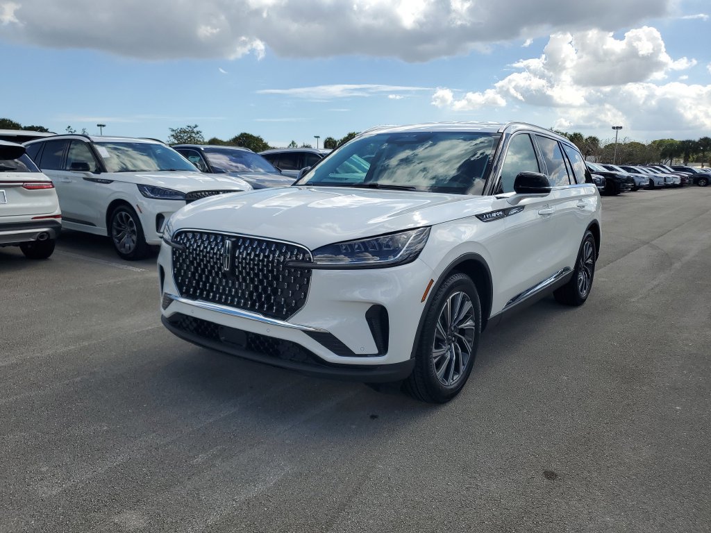 New 2026 Lincoln Aviator 2WD image 2