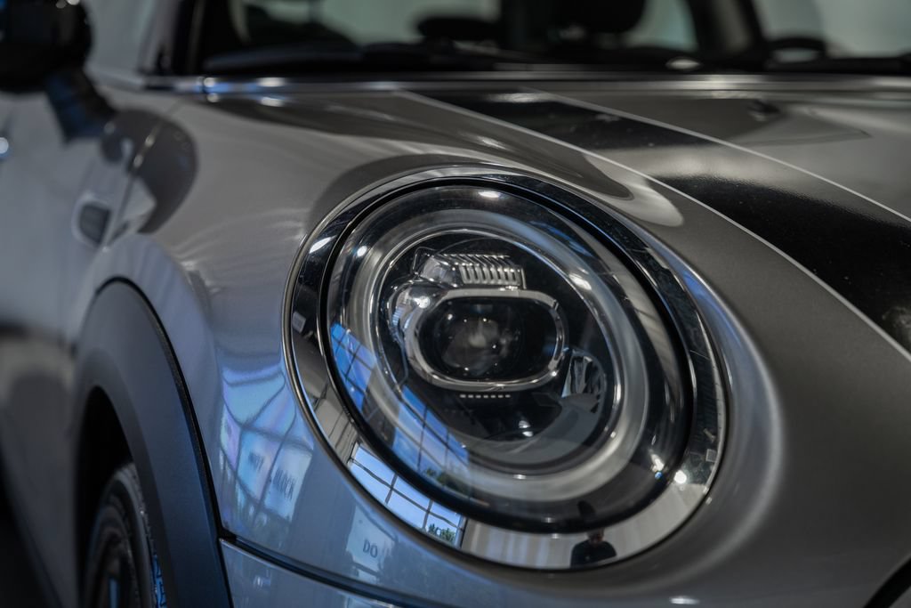 Used 2020 MINI Cooper 2-Door Hardtop FWD image 9