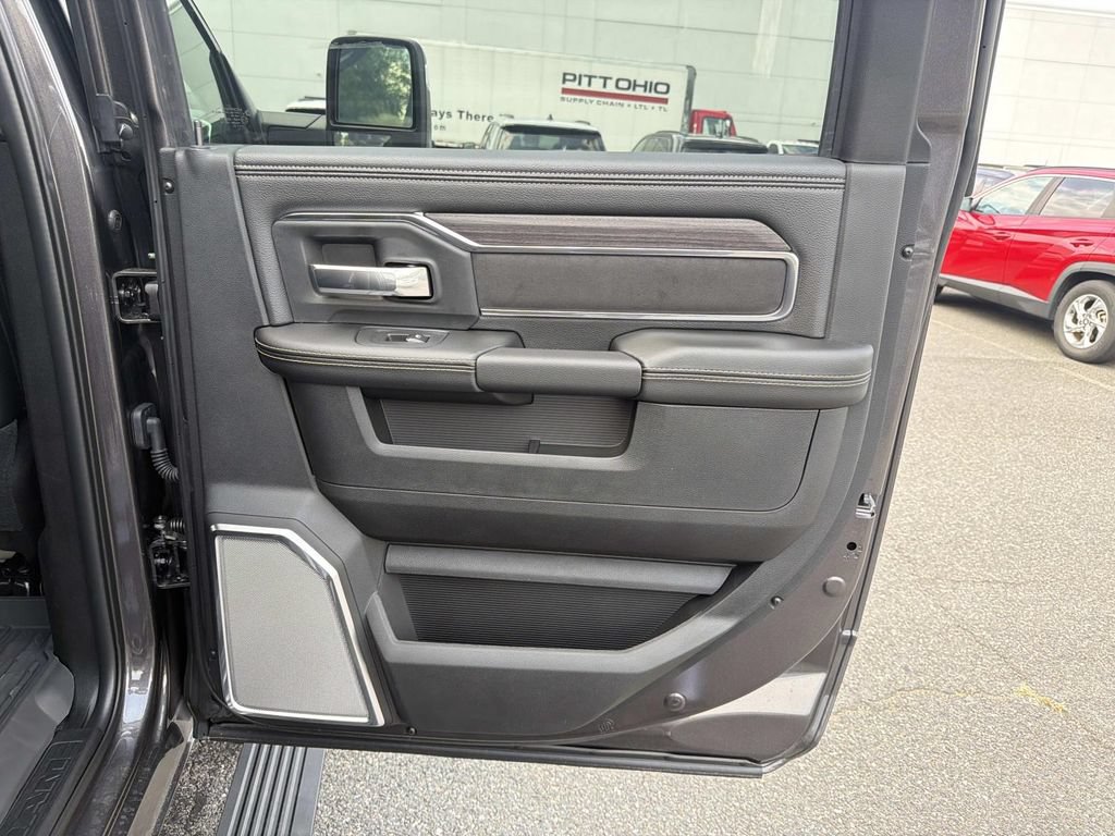 New 2026 RAM 3500 Laramie AWD/4WD image 23