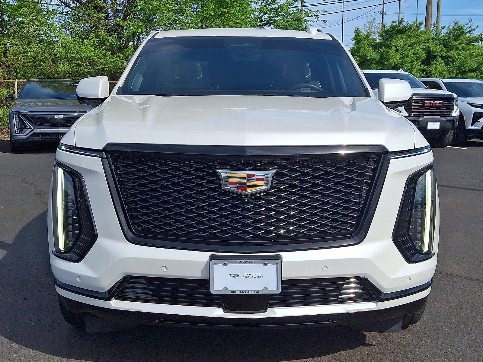 Certified 2025 Cadillac Escalade ESV Sport Platinum w/ LPO, Floor Liner Package AWD/4WD image 8