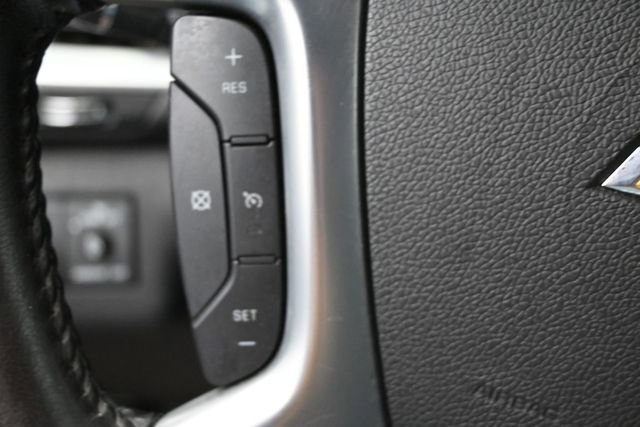 Used 2017 Chevrolet Traverse LT w/ Style and Technology Package FWD image 17