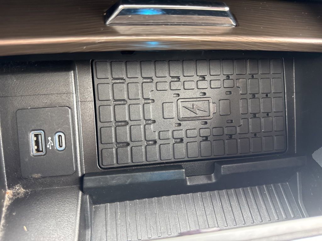 Used 2024 Ford Expedition Limited image 37