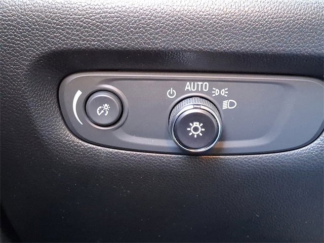 Used 2023 Chevrolet Traverse LT image 26