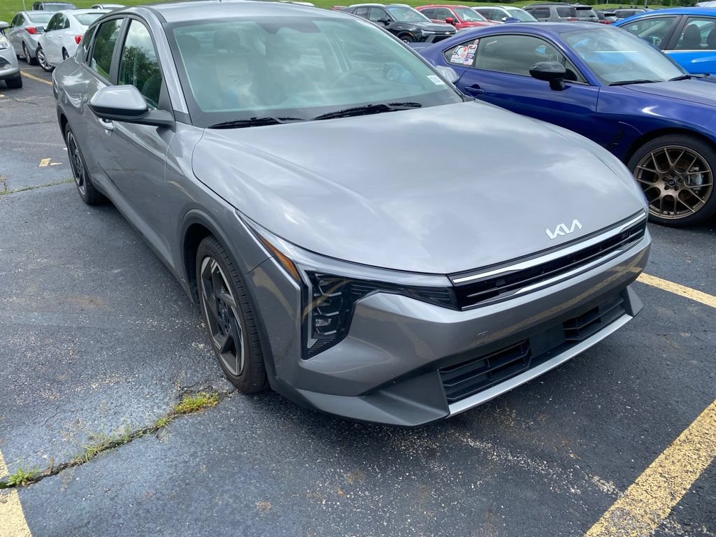 Used 2025 Kia K4 EX FWD image 1