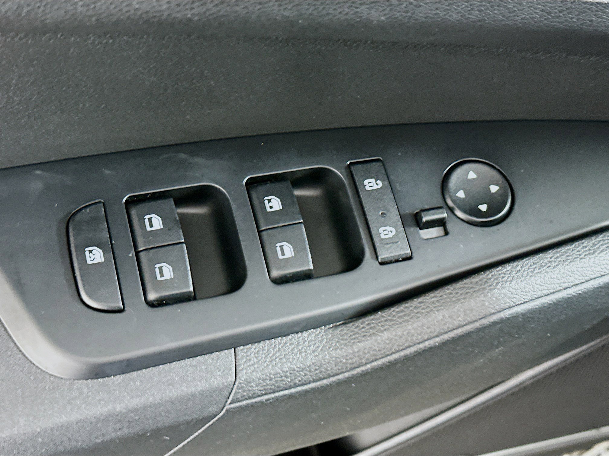 Used 2025 Kia Sportage LX image 15