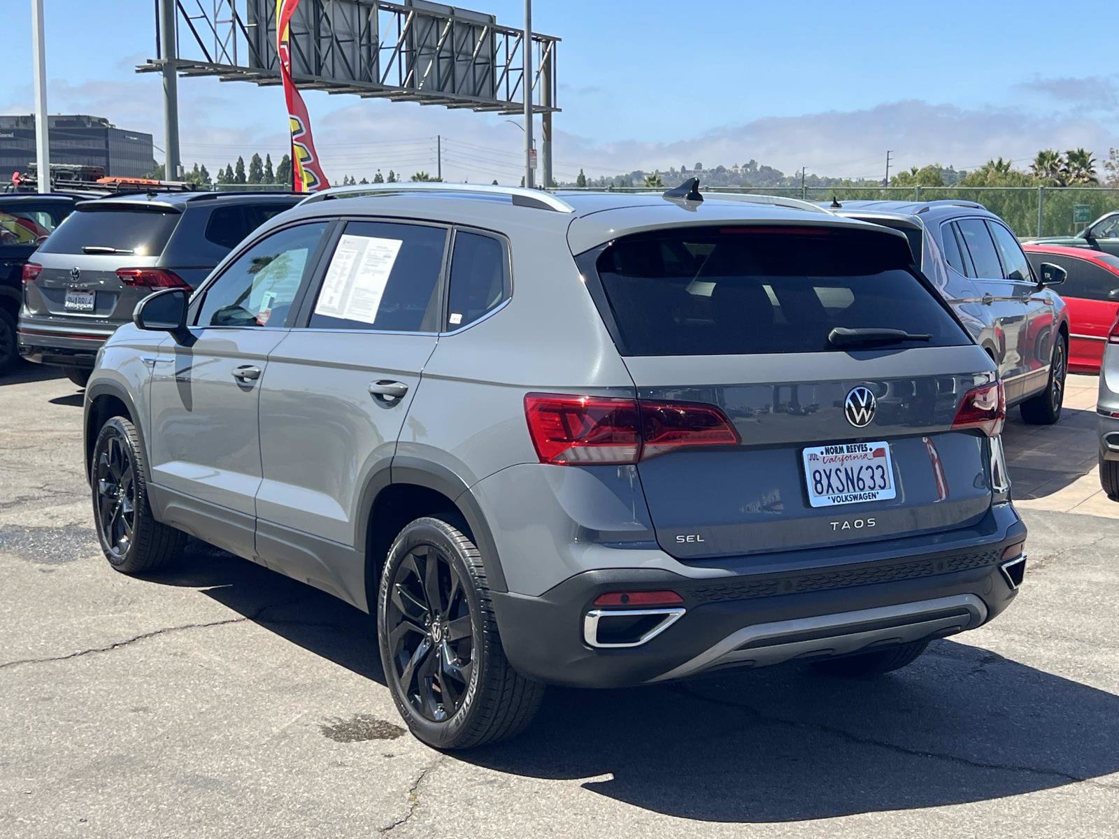 Certified 2022 Volkswagen Taos SEL FWD image 3