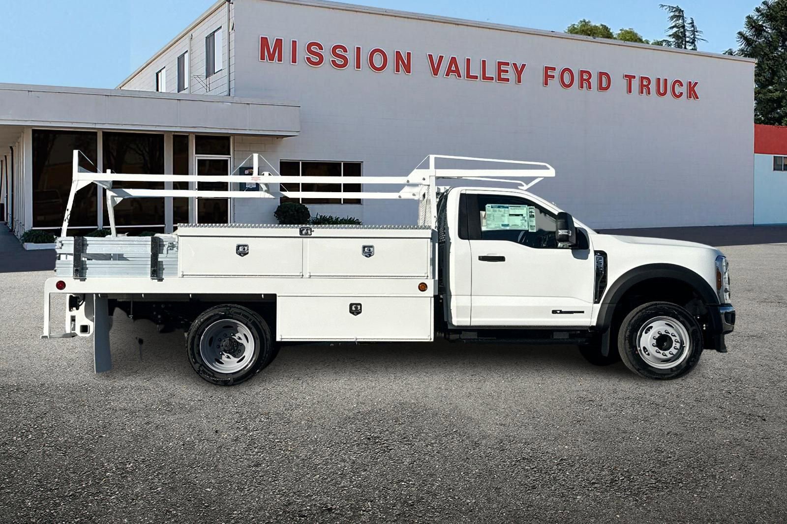 New 2026 Ford F550 2WD Regular Cab Super Duty image 3