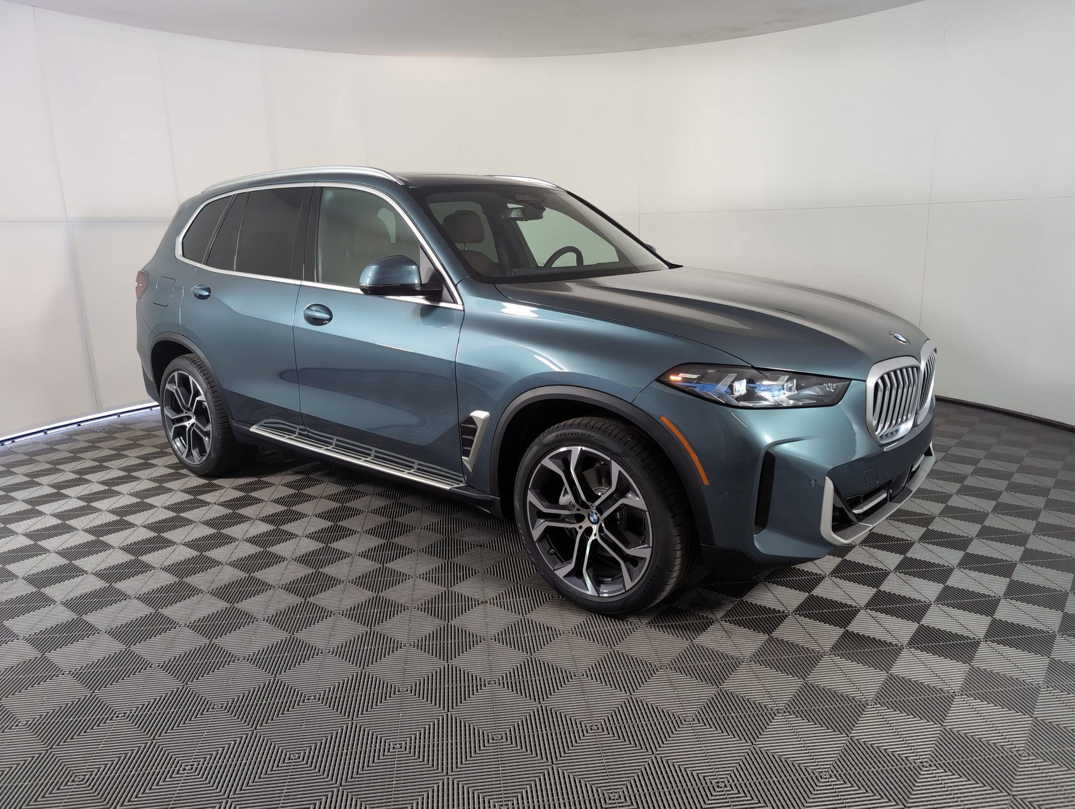 Used 2026 BMW X5 sDrive40i image 6