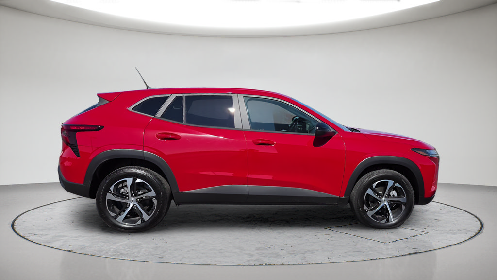 New 2026 Chevrolet Trax RS FWD image 3