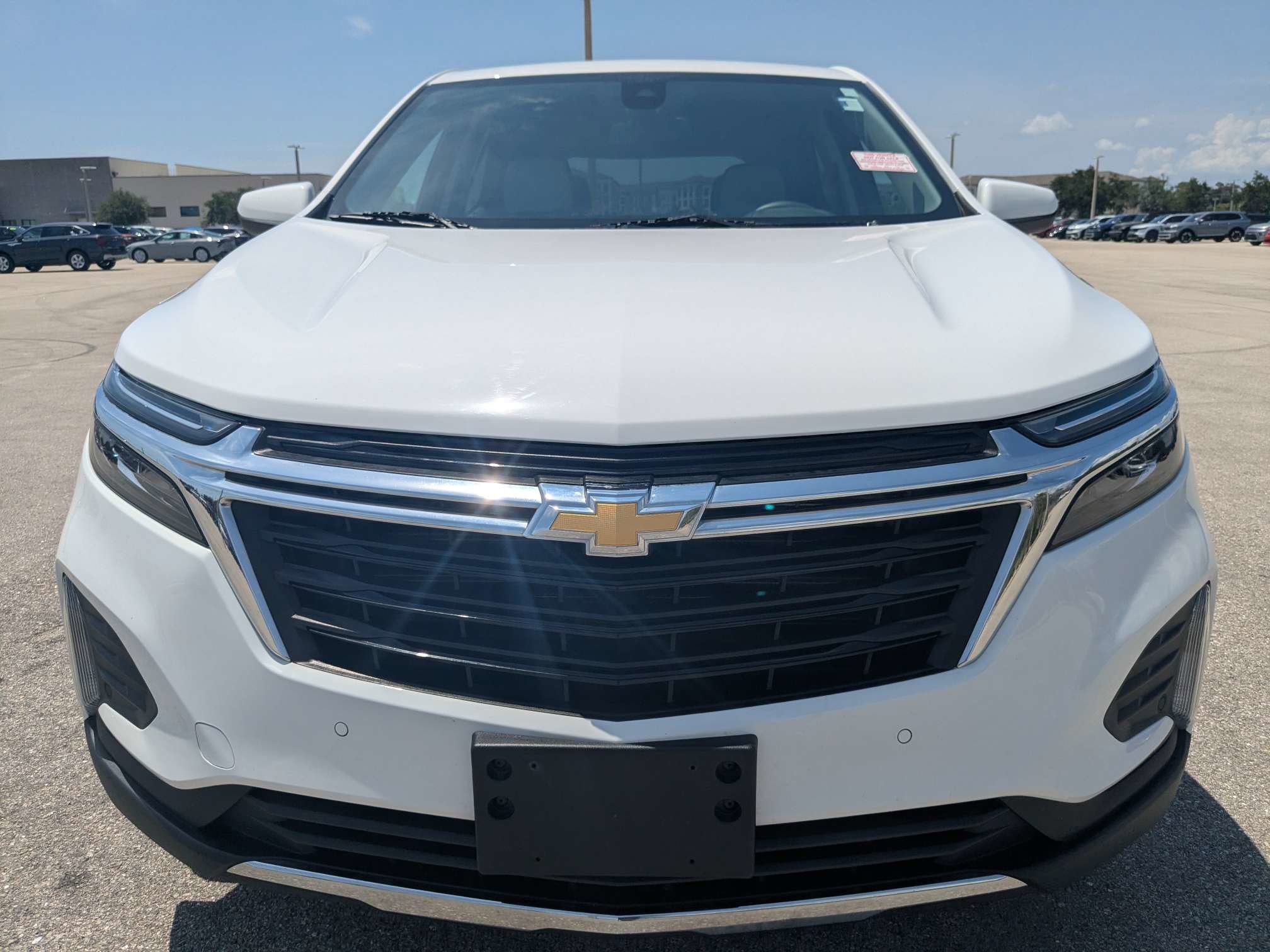Used 2024 Chevrolet Equinox LT FWD image 3