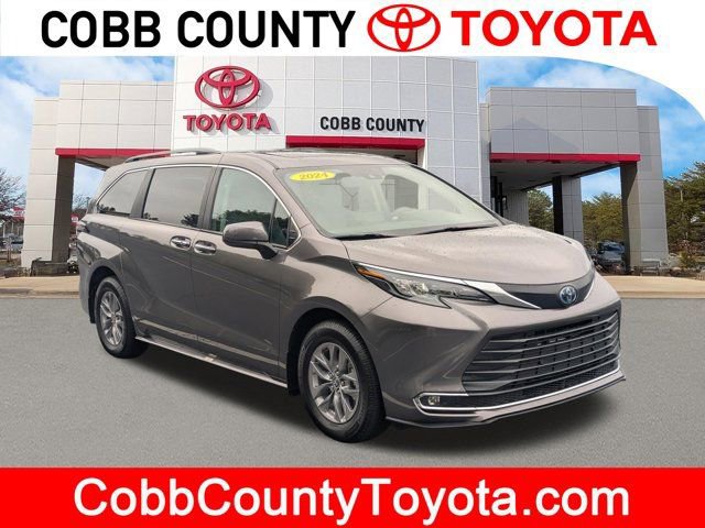 Used 2024 Toyota Sienna XLE FWD video 1