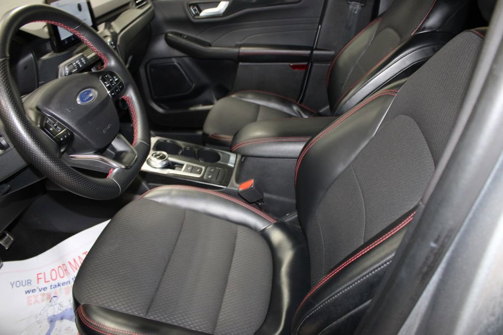 Used 2024 Ford Escape ST-Line image 13
