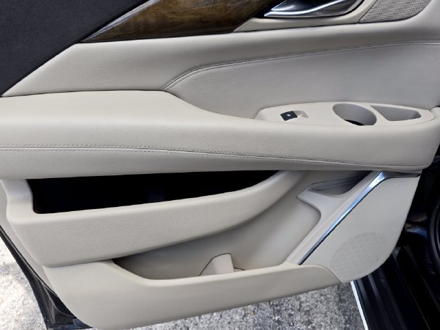 Used 2018 Cadillac Escalade ESV Premium Luxury AWD/4WD image 52