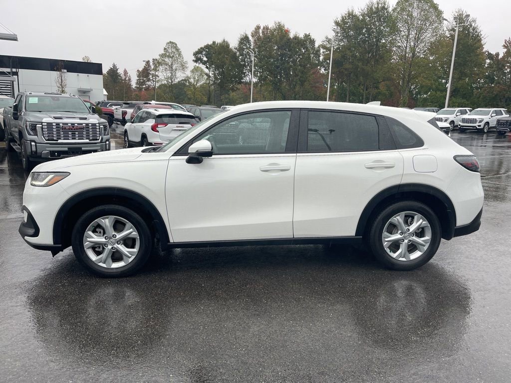 Used 2025 Honda HR-V LX image 2