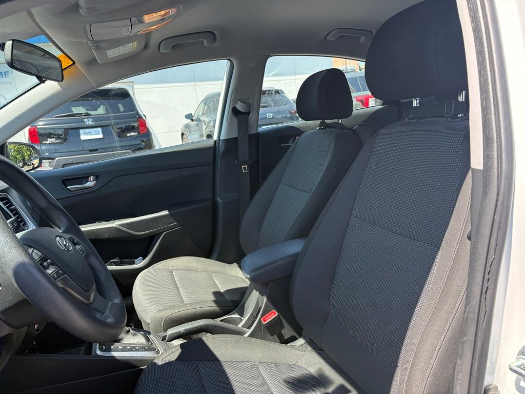 Used 2021 Hyundai Accent SEL FWD image 6