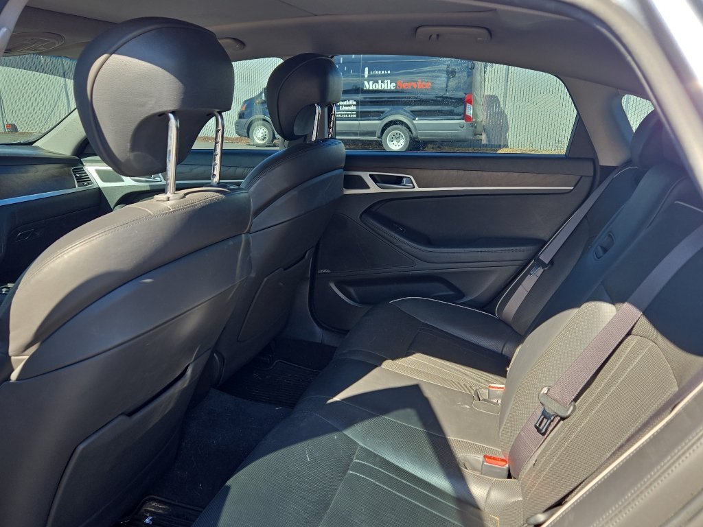 Used 2017 Genesis G80 5.0 Ultimate RWD image 9