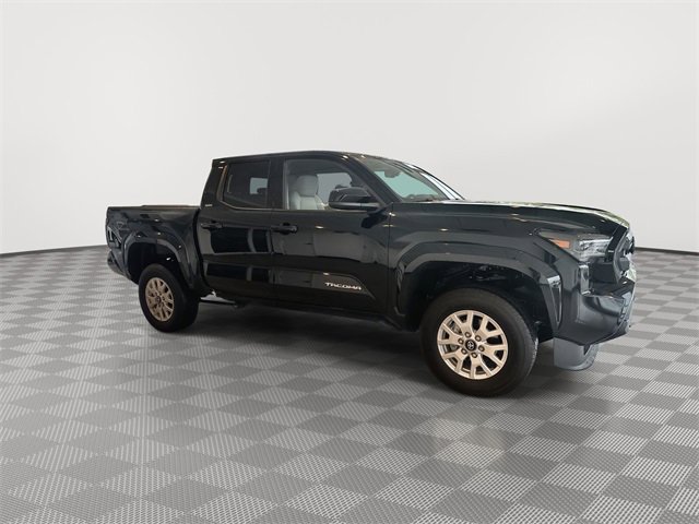 Used 2025 Toyota Tacoma SR5 w/ SR5 Upgrade Package image 13