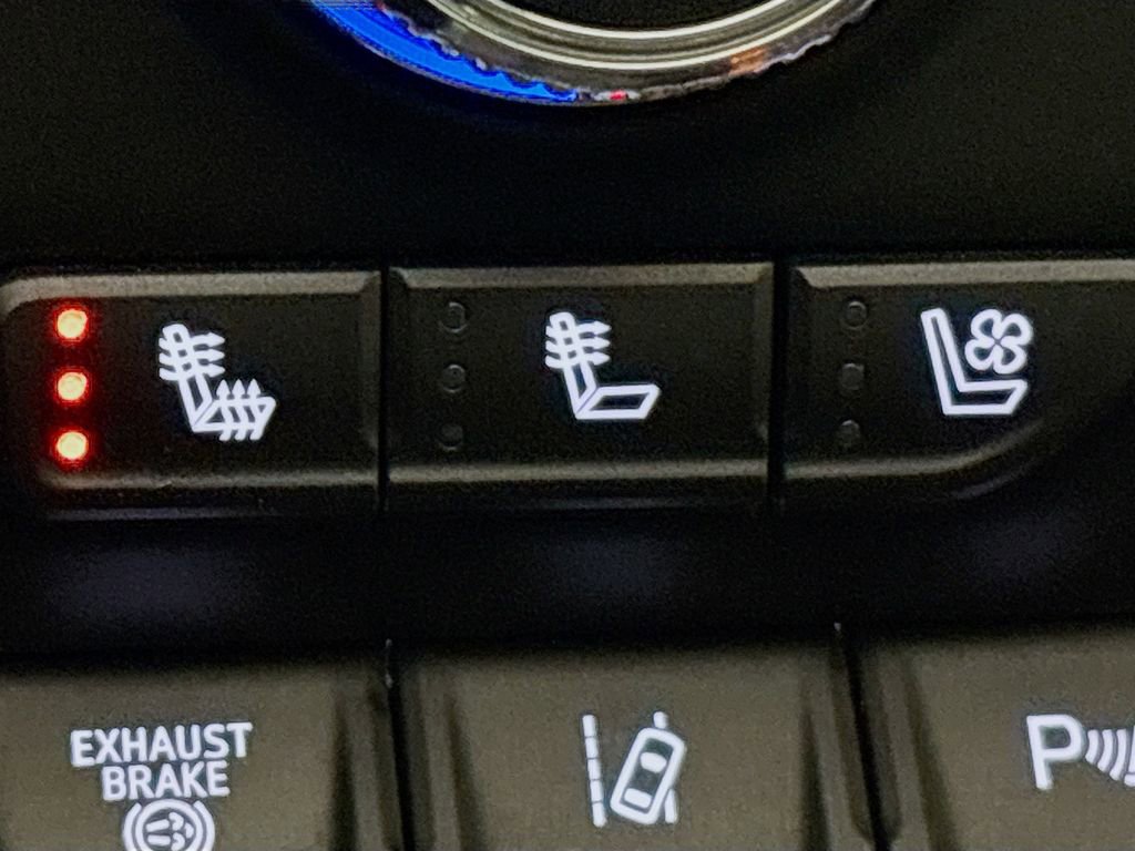 Used 2023 GMC Sierra 3500 AT4 w/ AT4 Premium Plus Package image 22