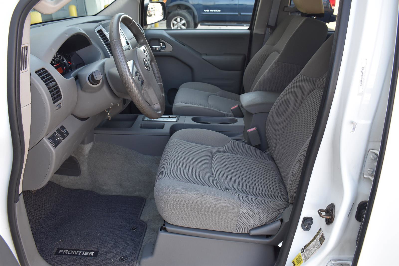 Used 2015 Nissan Frontier SV w/ SV Value Truck Package image 18