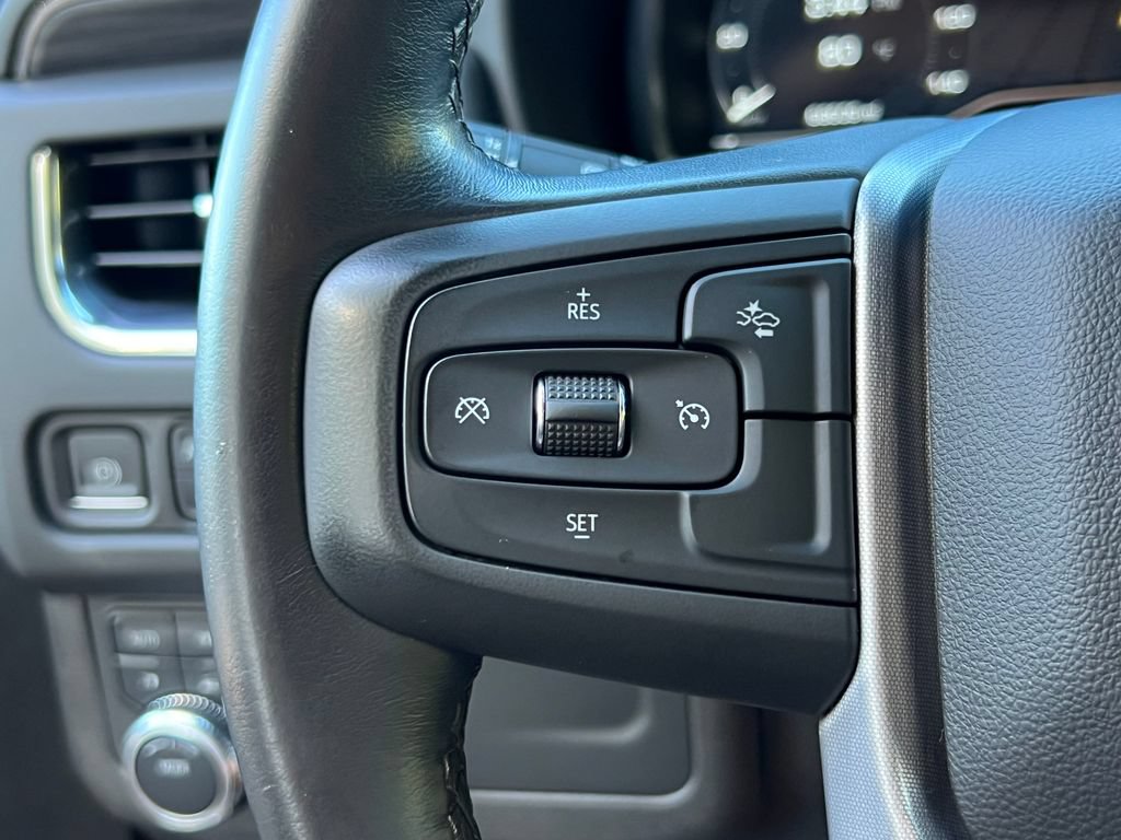 Used 2023 GMC Yukon SLT AWD/4WD image 24