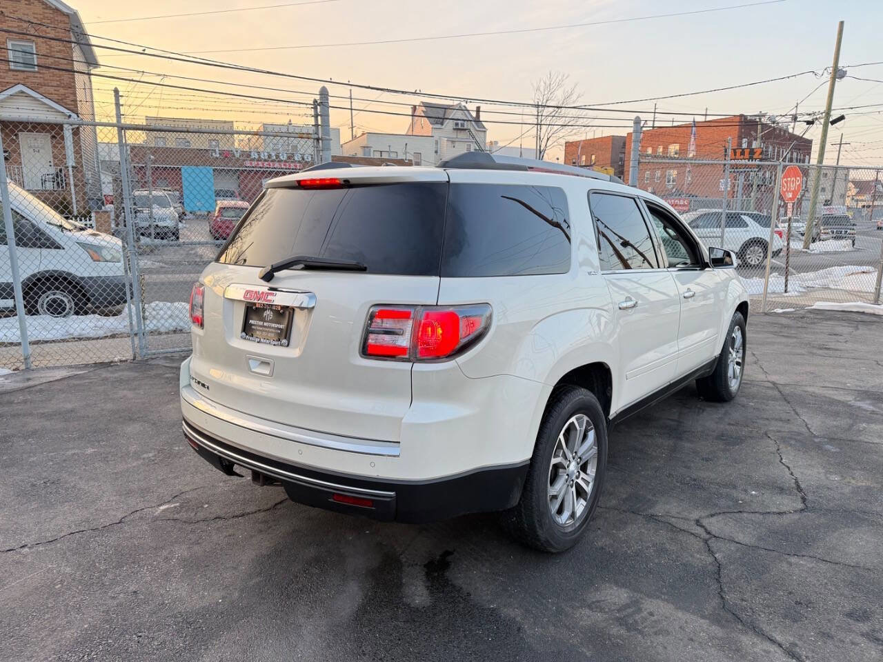 Used 2015 GMC Acadia SLT image 6