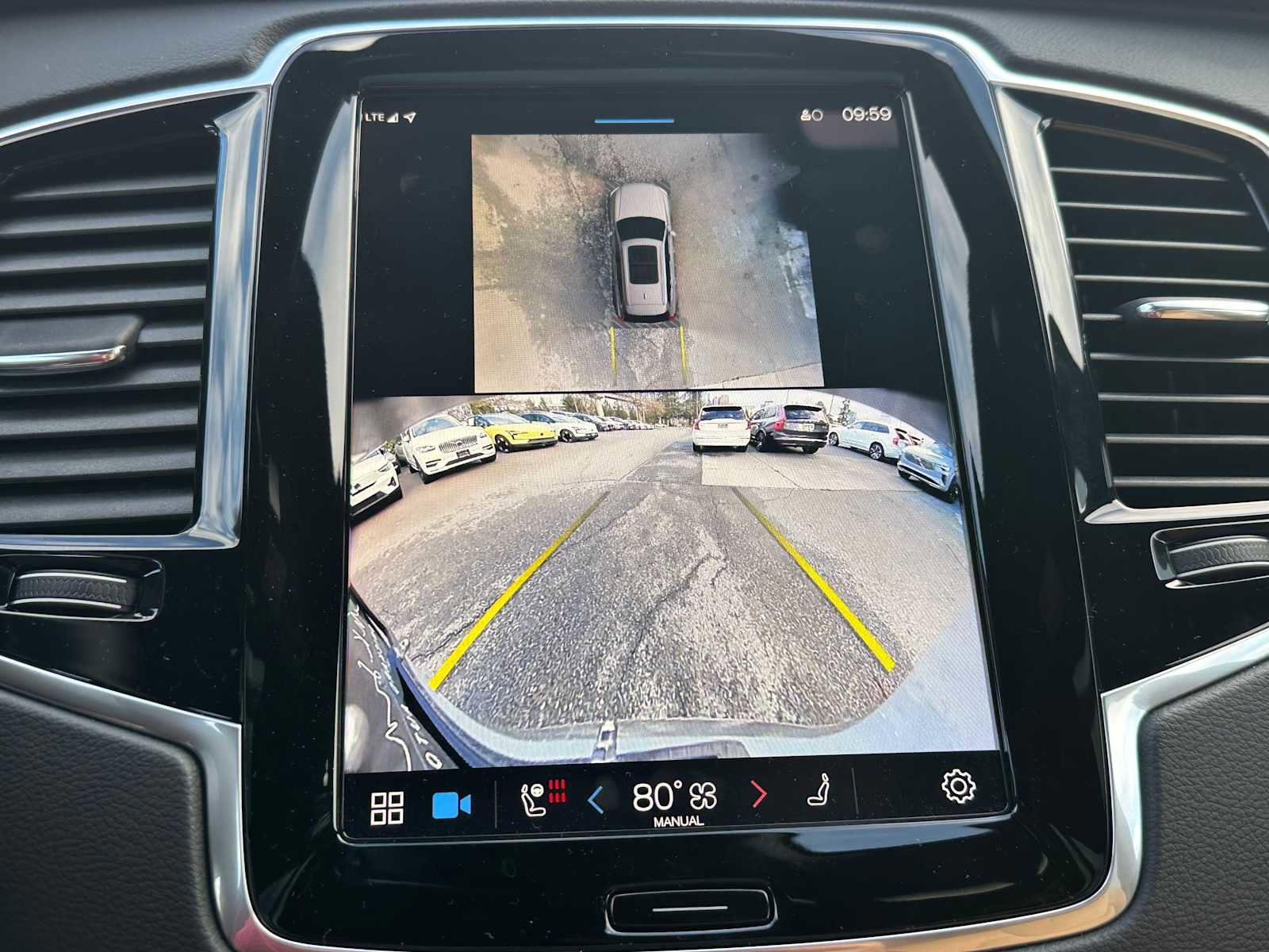 Used 2025 Volvo XC90 B6 Ultra w/ Lounge Package image 27