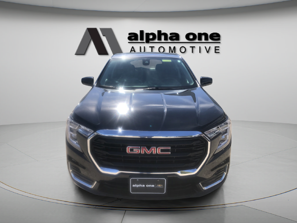 Used 2024 GMC Terrain SLE AWD/4WD image 2