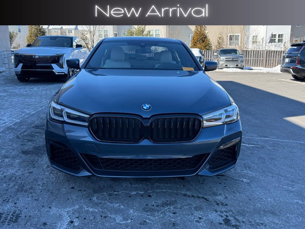 Used 2023 BMW 540i w/ M Sport Package image 3