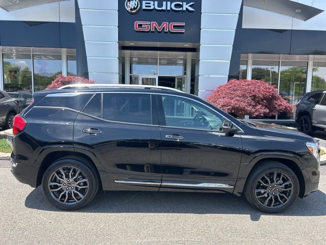 Used 2023 GMC Terrain Denali w/ Black Diamond Edition AWD/4WD image 2