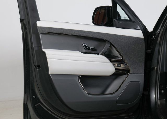 Used 2023 Land Rover Range Rover Sport SE AWD/4WD image 28